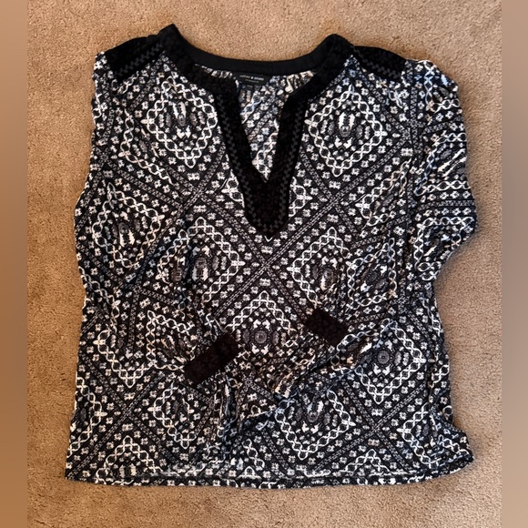 Lucky Brand Black & White Printed Split-Neck Tunic - Picture 3 of 5
